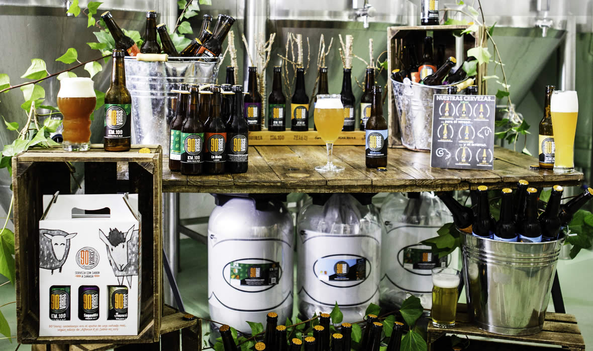 Beer Corner: cerveza artesana con etiquetas personalizadas para hacer memorable tu celebración de empresa.