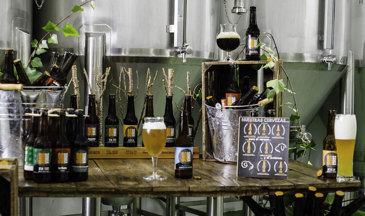 Cerveza artesana en tu boda. Beer Corner con 8 variedades diferentes, incluida cerveza sin gluten.